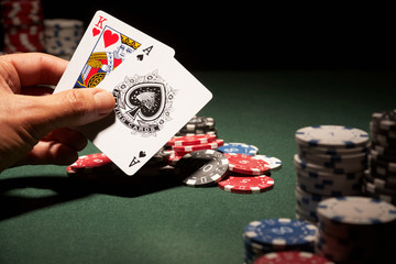 How to play baccarat in a real gambler?